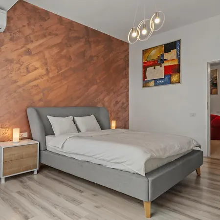 Urban Heaven In Piata Universitatii Bucharest