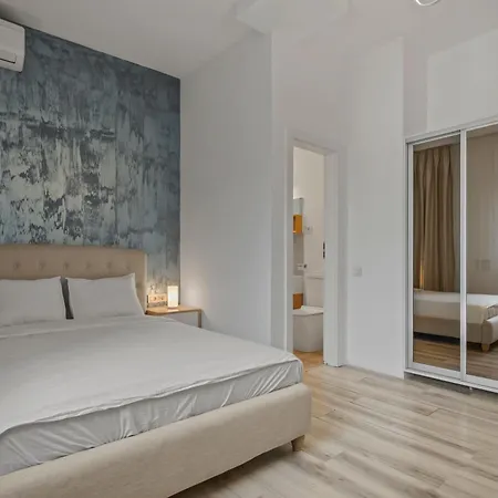 Urban Heaven In Piata Universitatii *