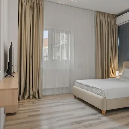 Urban Heaven In Piata Universitatii * Βουκουρέστι