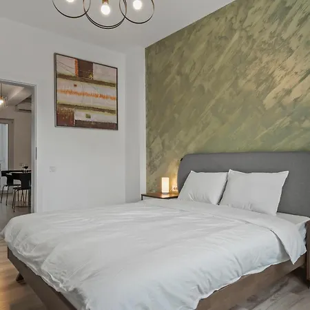 Urban Heaven In Piata Universitatii *