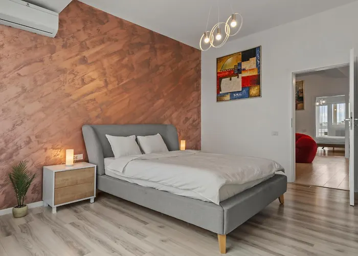 Urban Heaven In Piata Universitatii Bucureşti